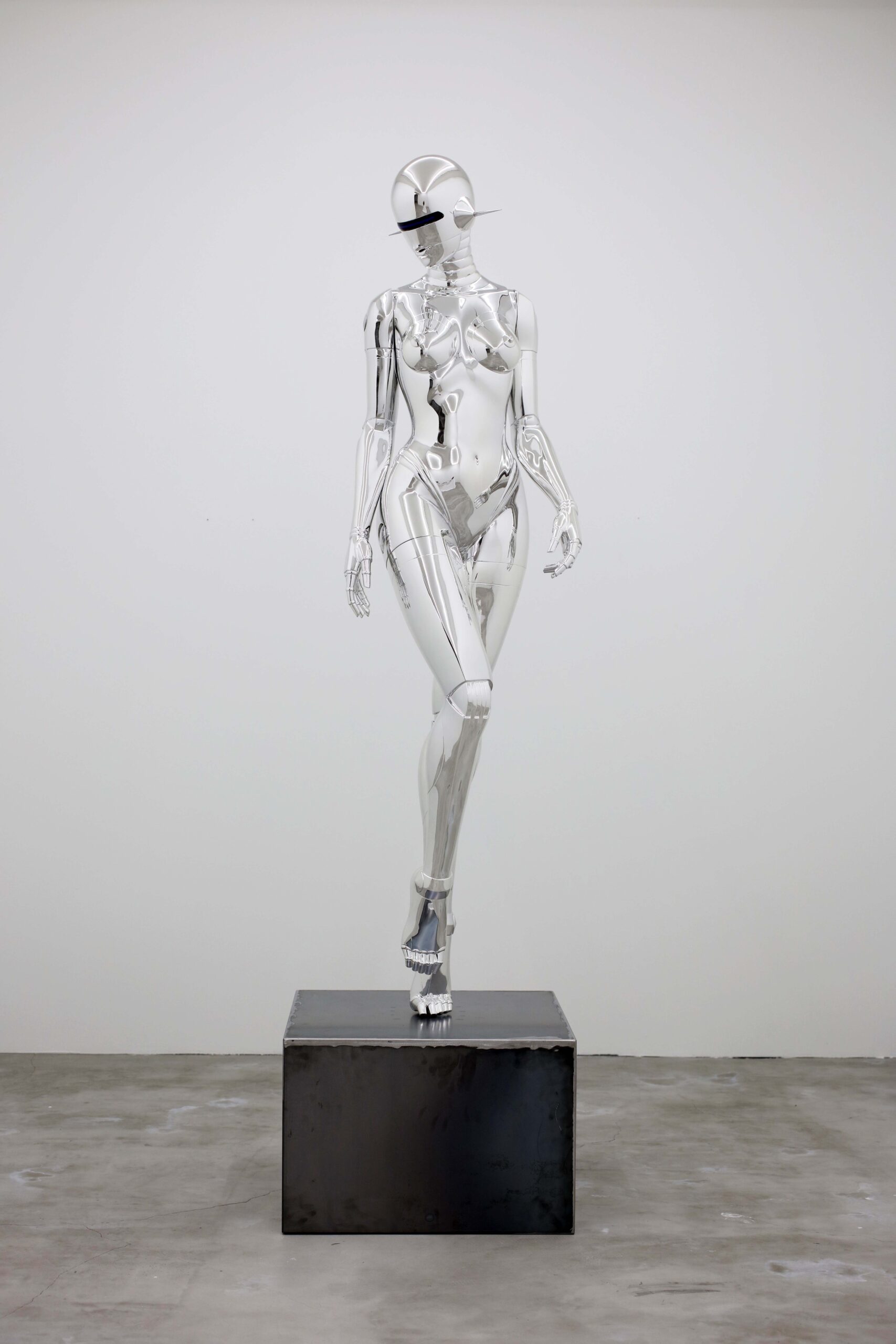 Hajime Sorayama: In Pursuit of Light